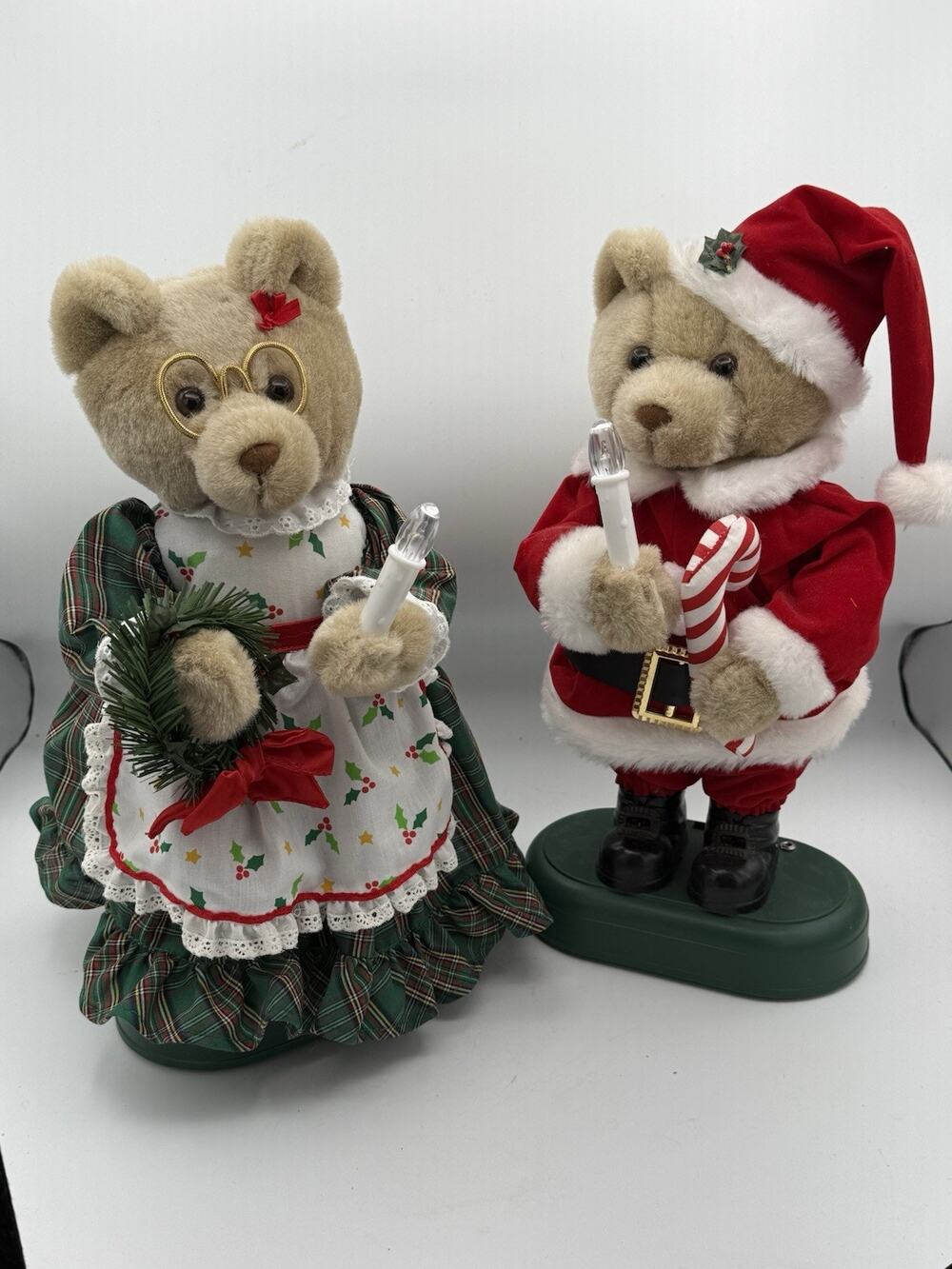 2 Vintage AVON Twinkling Musical Mr & Mrs Claus Teddy Bear Holiday Christmas